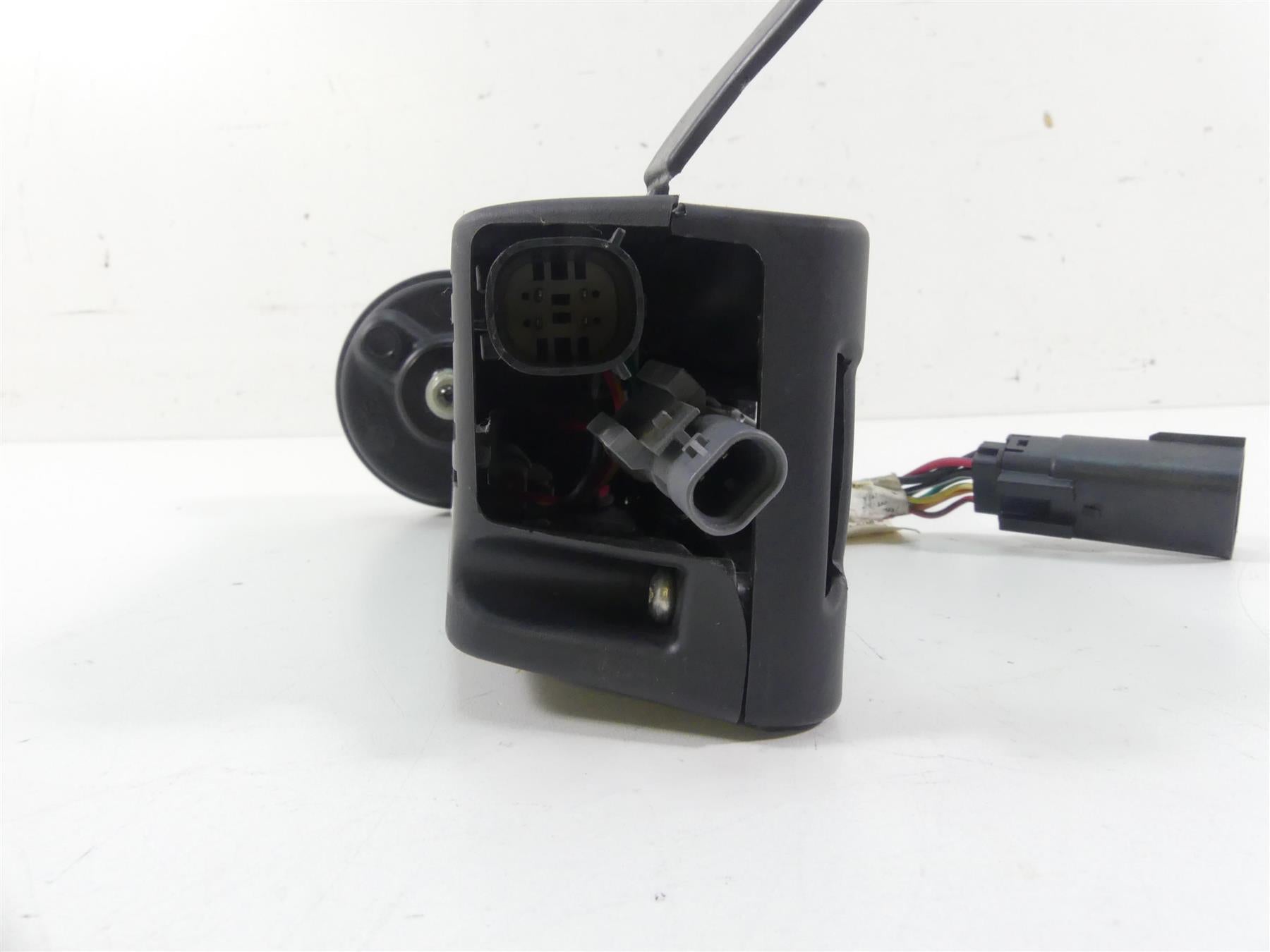2020 Harley Softail FXBB Street Bob Horn & Wiring Box 69201654 69000014 {{ shop.shopifyCountryName }} - Mototech271