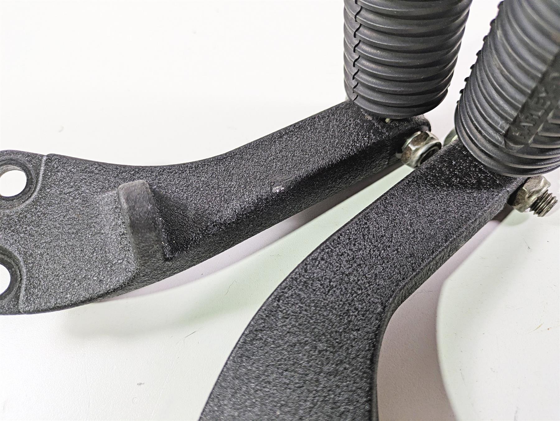 2014 Harley FXDF Dyna Fat Bob Rear Passenger Footpeg Set 49224-06A 49230-06 {{ shop.shopifyCountryName }} - Mototech271