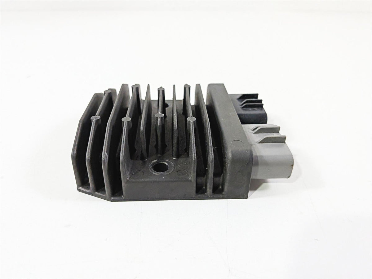 2020 Triumph Street Triple 765RS Rectifier Voltage Regulator T1300675 FH020AA-Mototech271