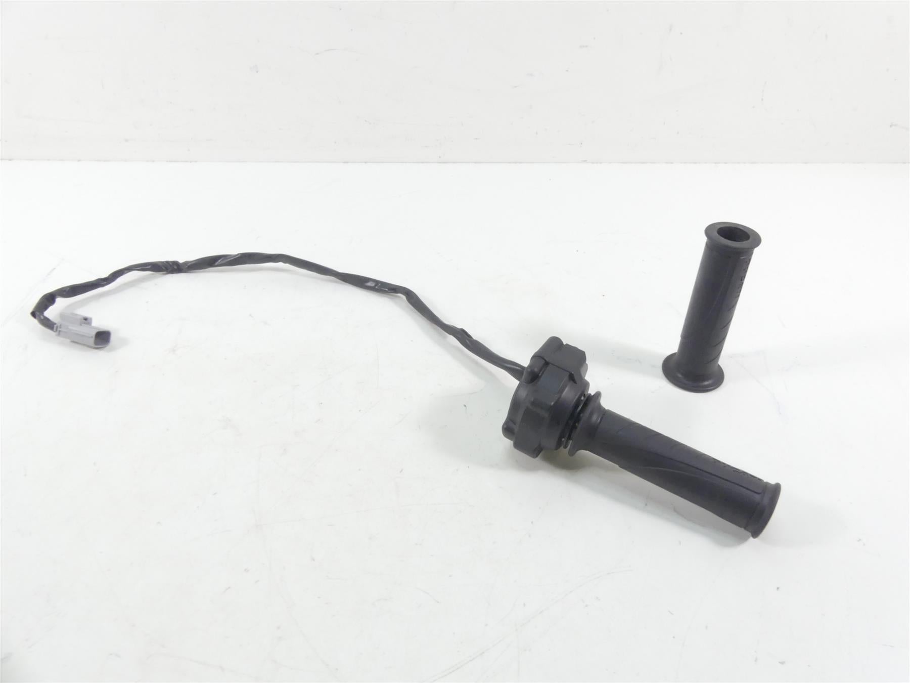 2020 Ducati Panigale V2 Ride Fly By Wire Throttle Sensor Grip Set 66020102B {{ shop.shopifyCountryName }} - Mototech271