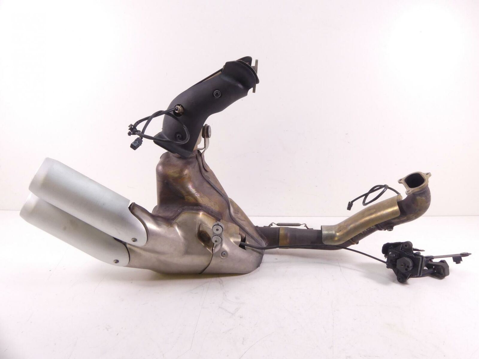 2019 Ducati Supersport 939 S Exhaust Pipe Header Silencer & Servo 57314392A | Mototech271