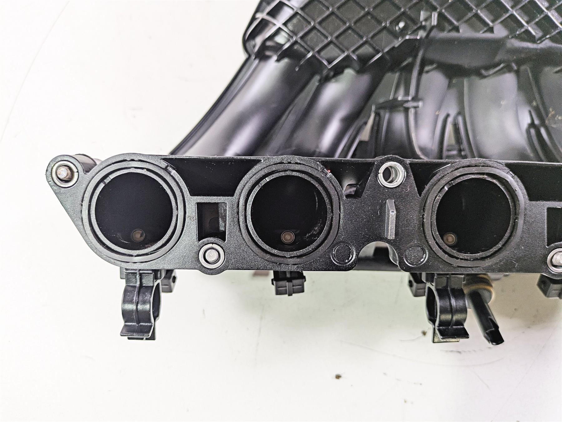 2015 BMW K1600 GT K48 Intake Manifold & Fuel Injector Set 13617728410 {{ shop.shopifyCountryName }} - Mototech271