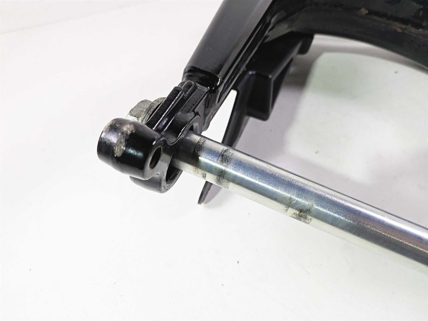 2015 Harley Touring FLHTKL Electra Glide Rear Swingarm + Axle Set 47549-09A {{ shop.shopifyCountryName }} - Mototech271