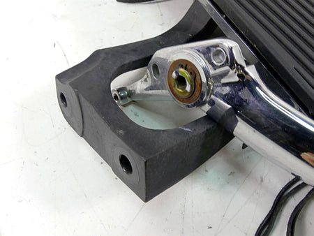 2019 Indian Chieftain Classic Left Floor Board + Shift Lever 1019309 5138405 {{ shop.shopifyCountryName }} - Mototech271