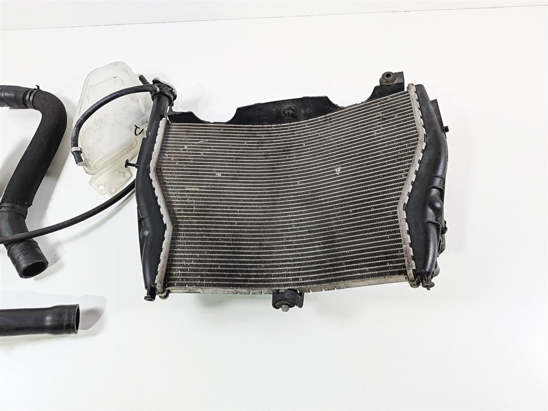 2017 BMW S1000RR K46 Radiator Fans Reservoir And Hoses - No Leaks 17118546822 {{ shop.shopifyCountryName }} - Mototech271
