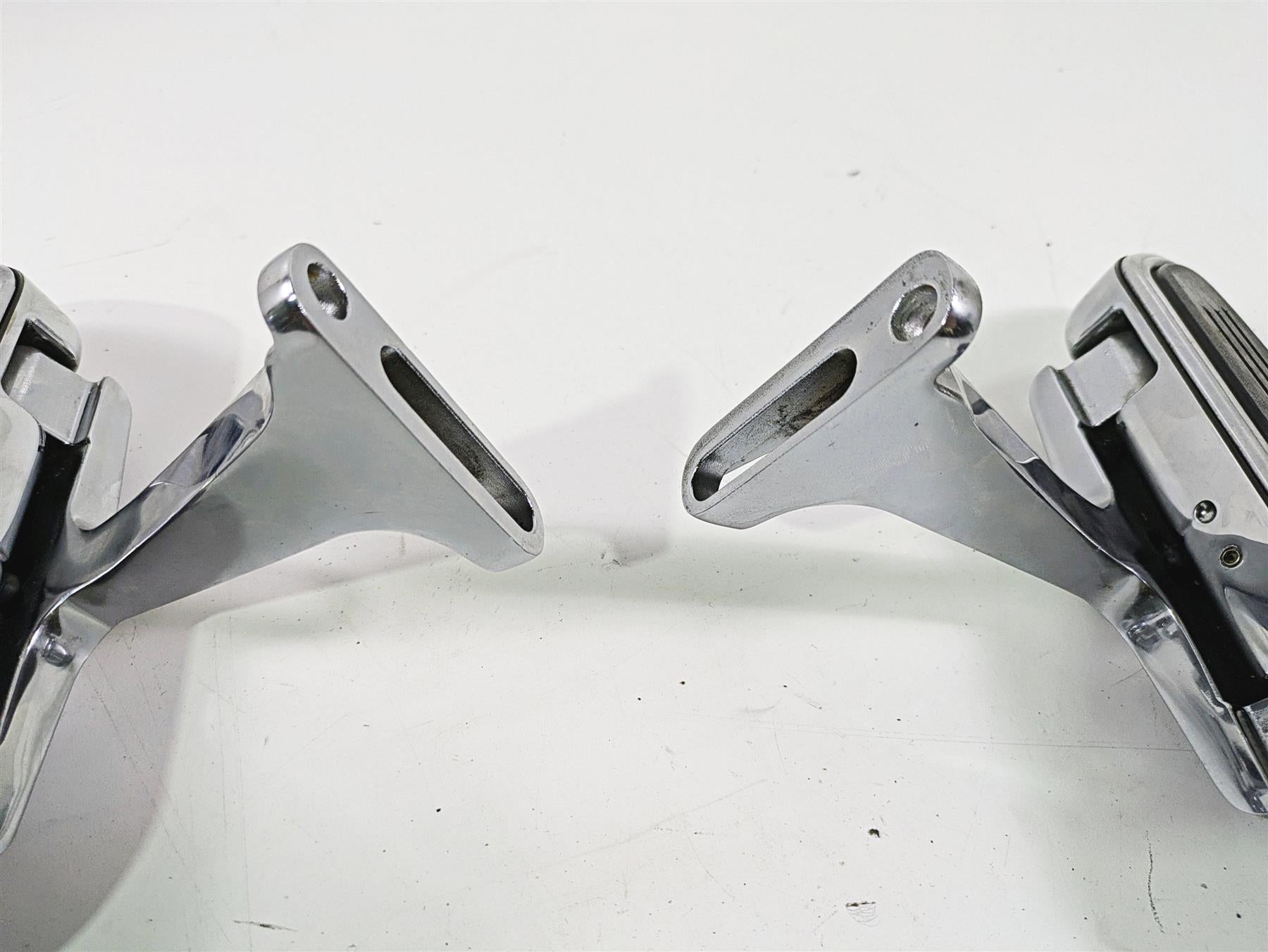 2010 Harley Touring FLHX Street Glide Streamline Rear Floorboards DR-2151HLO1606 {{ shop.shopifyCountryName }} - Mototech271