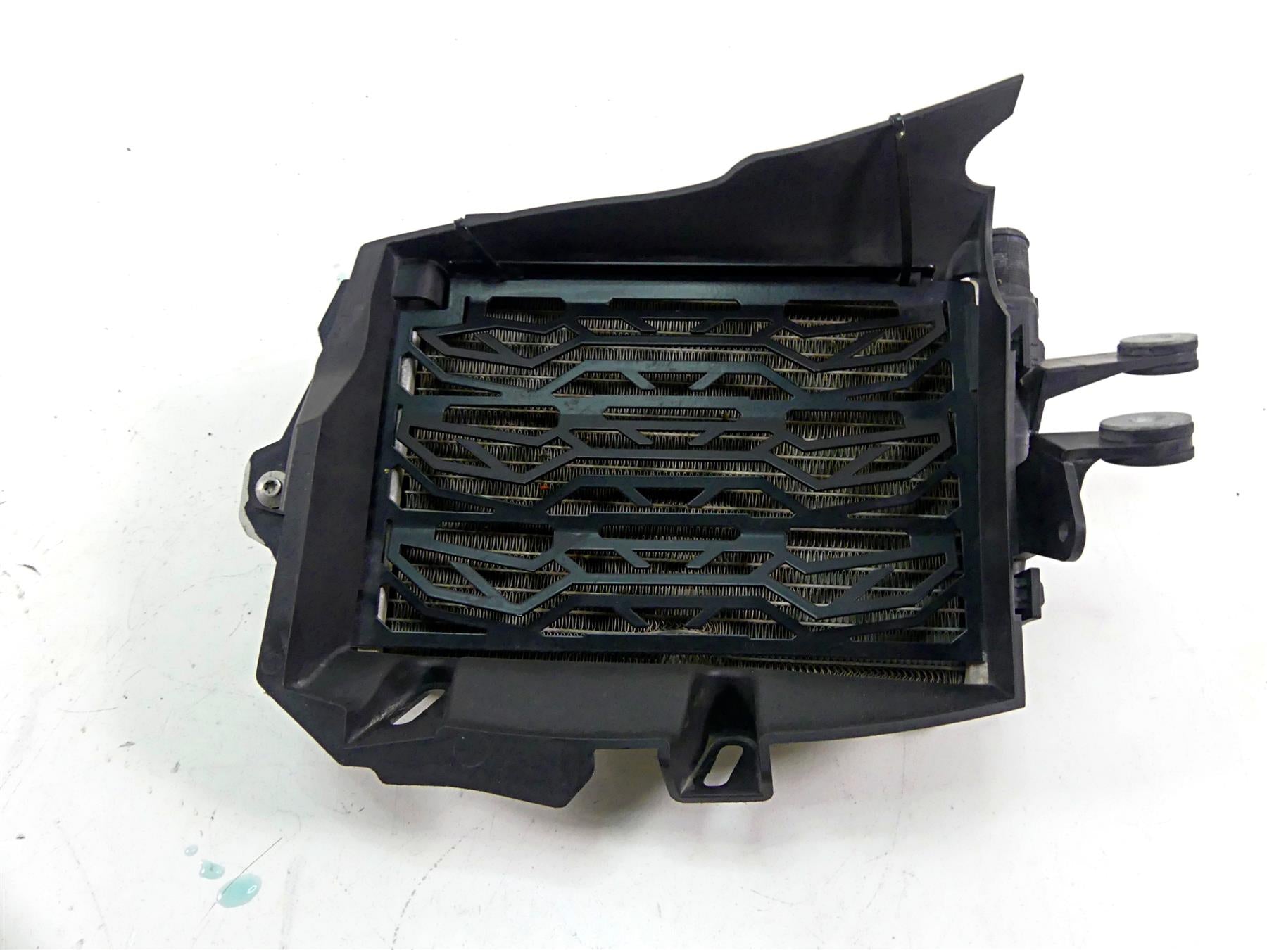 2016 BMW R1200GS Adv K51 Left Radiator Thermostat Fan Cover 17118546408 {{ shop.shopifyCountryName }} - Mototech271