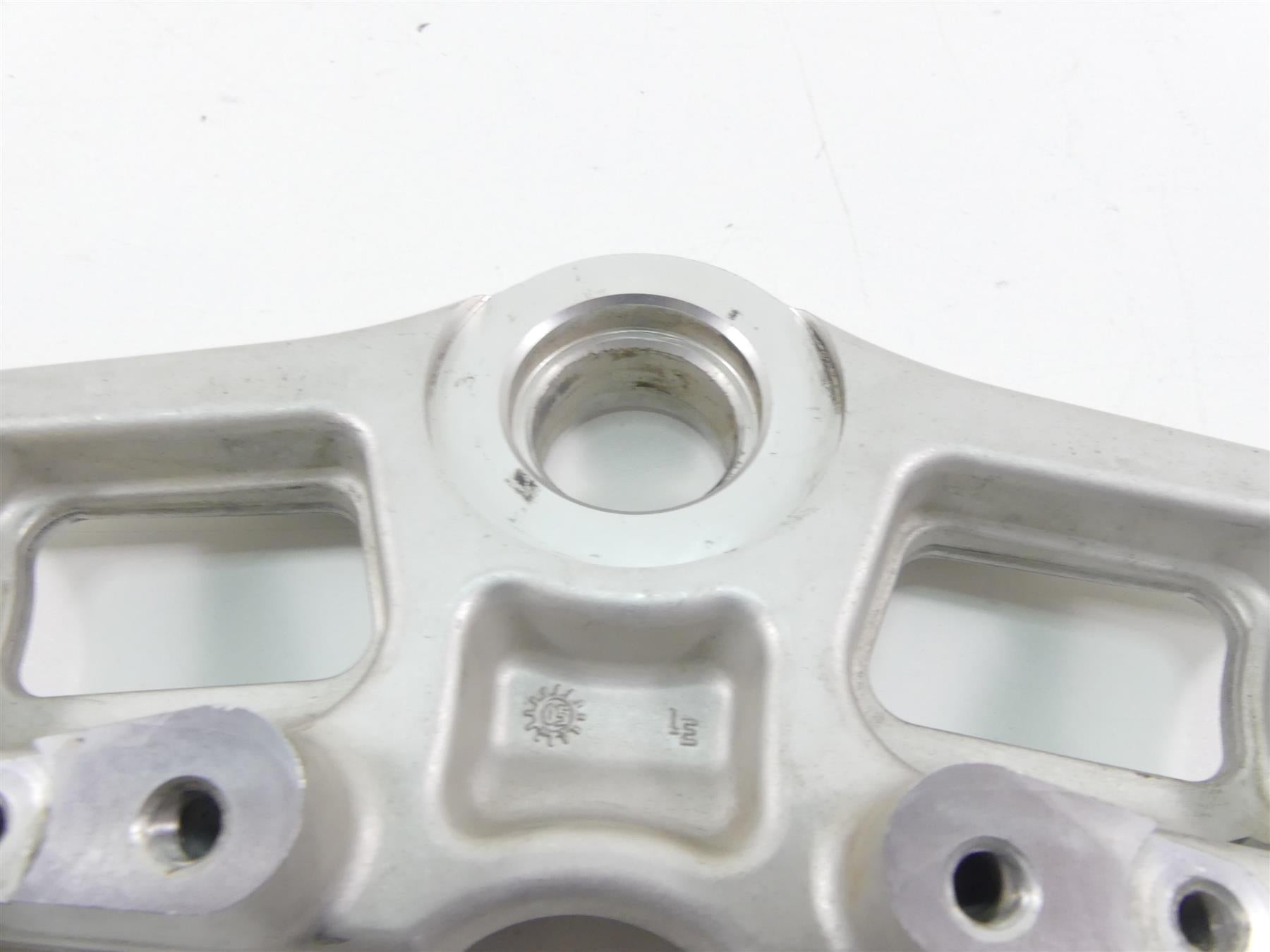 2006 Triumph Daytona 675 Upper Triple Tree Steering Clamp 50mm T2049170 {{ shop.shopifyCountryName }} - Mototech271