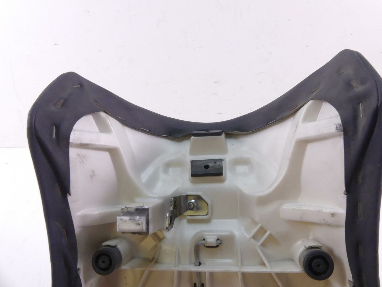 2012 Yamaha XT1200 Super Tenere Front Rider Driver Saddle Seat 23P-24710-11-00 {{ shop.shopifyCountryName }} - Mototech271