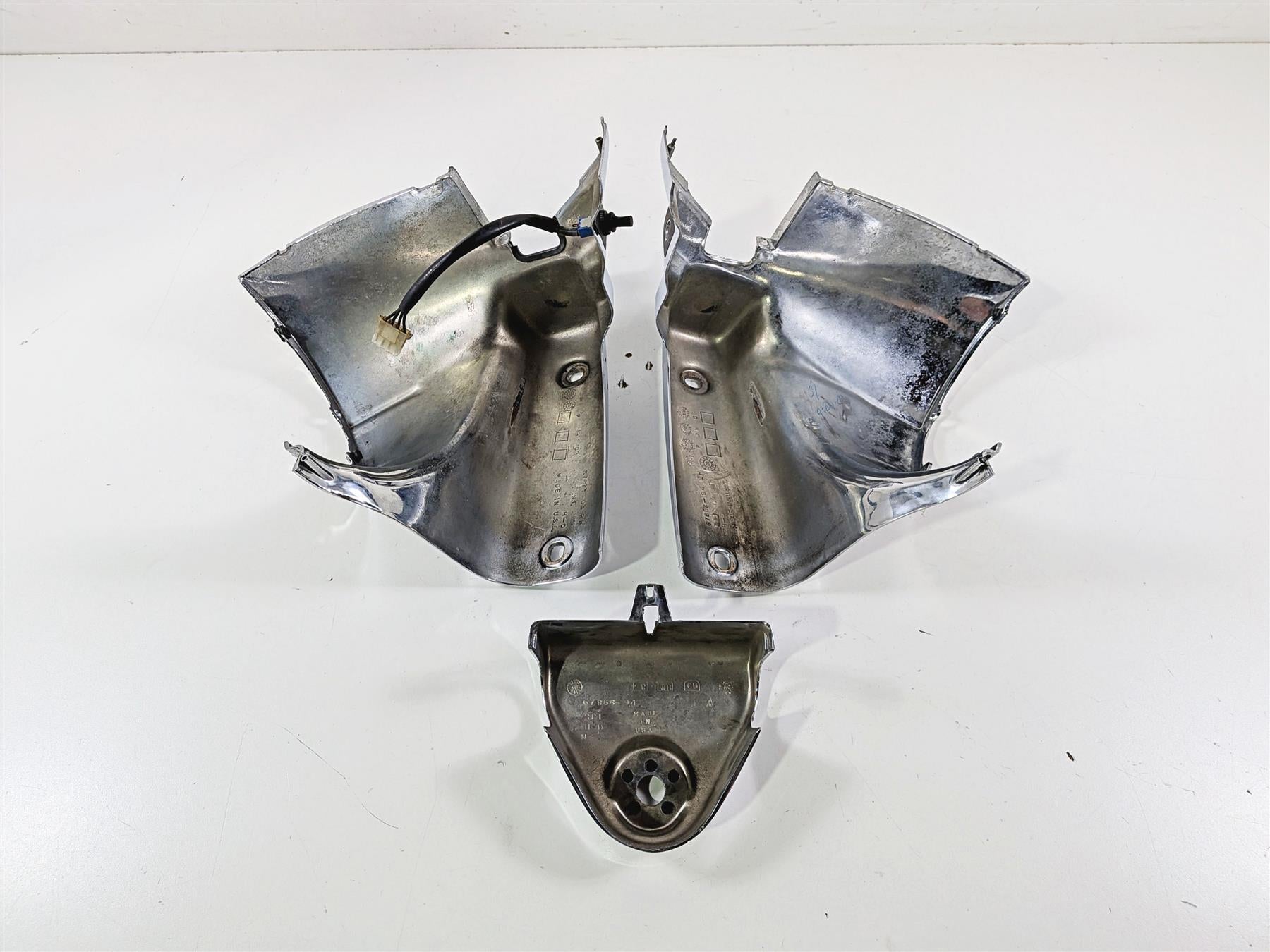 2001 Harley FLHRCI Road King Chrome Headlight Nacelle - Read 67924-06 67866-94 {{ shop.shopifyCountryName }} - Mototech271