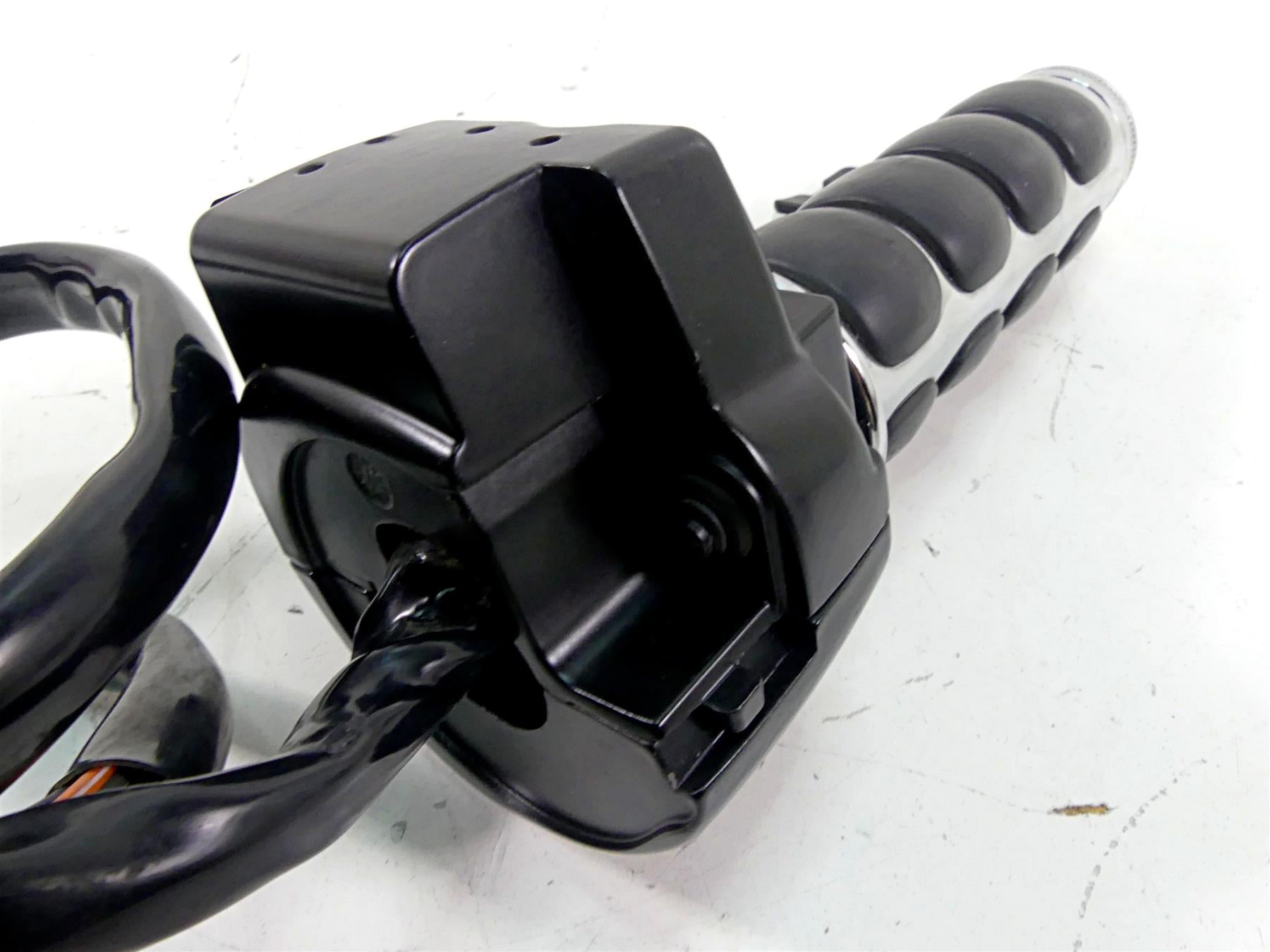 2008 Harley Touring FLHX Street Glide Right Cruise Control Switch Set 71595-08 {{ shop.shopifyCountryName }} - Mototech271