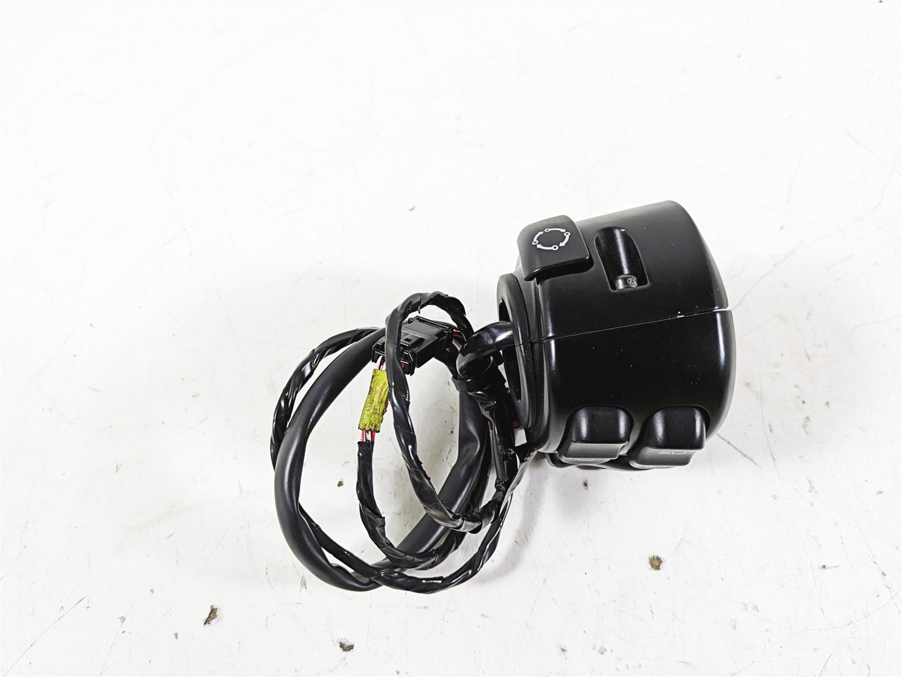 2015 Harley Touring FLHXS Street Glide Left Hand Cruise Control Switch 71500128B {{ shop.shopifyCountryName }} - Mototech271