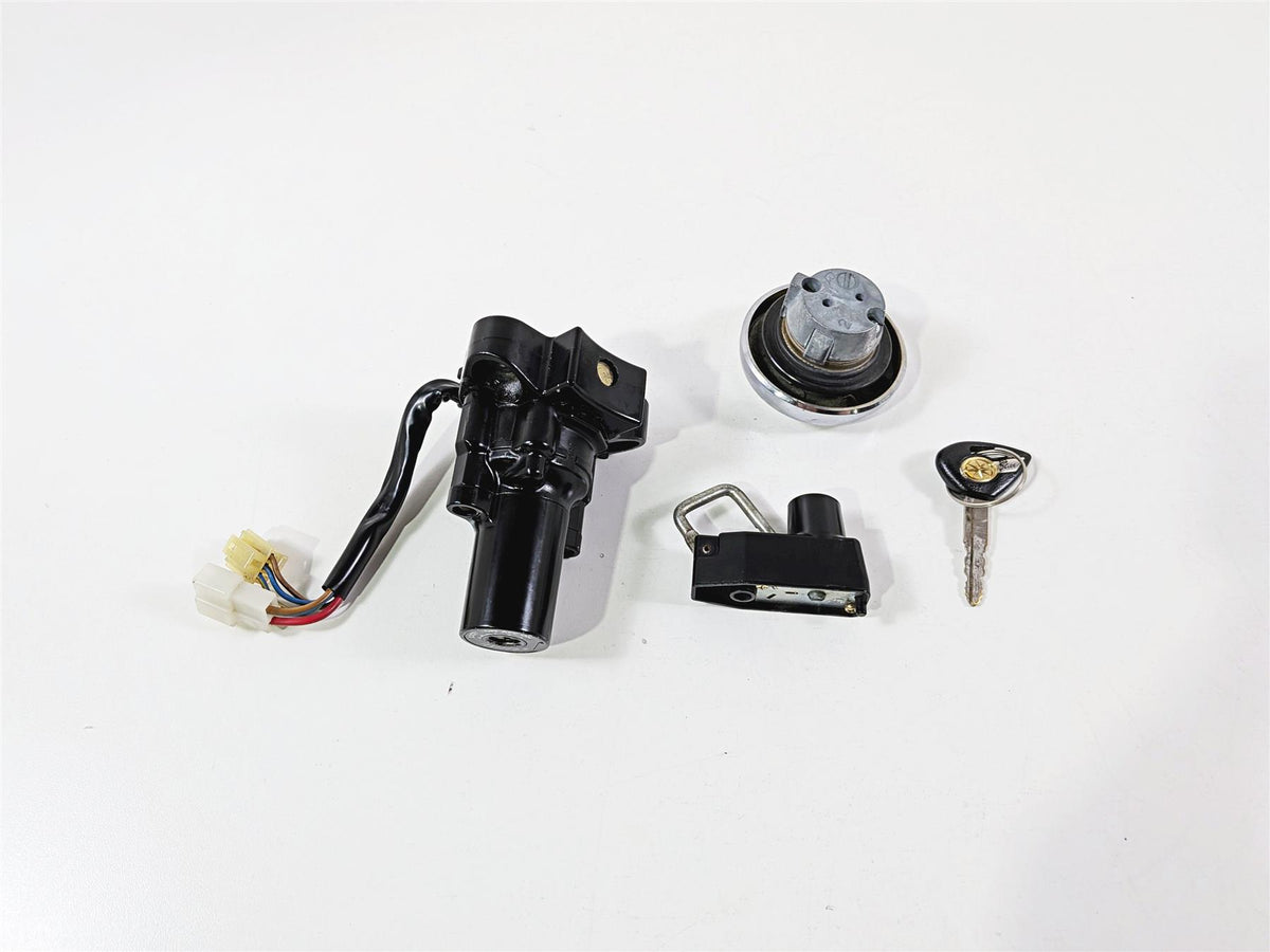 2006 Yamaha XVZ1300 Royal Star Ignition Switch Key Gas Cap Lock Set 1D6-82501-00-00 {{ shop.shopifyCountryName }} - Mototech271