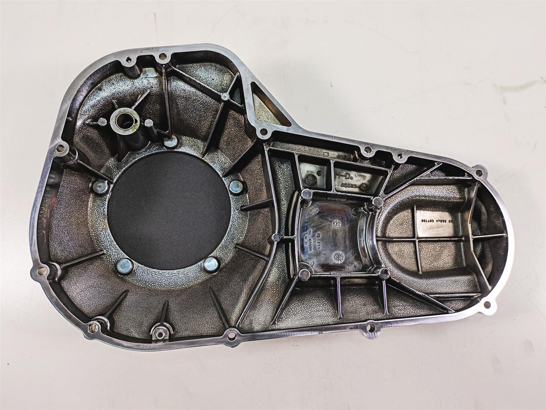 2006 Harley Touring FLHXI Street Glide Outer Primary Drive Clutch Cover 60685-04 {{ shop.shopifyCountryName }} - Mototech271