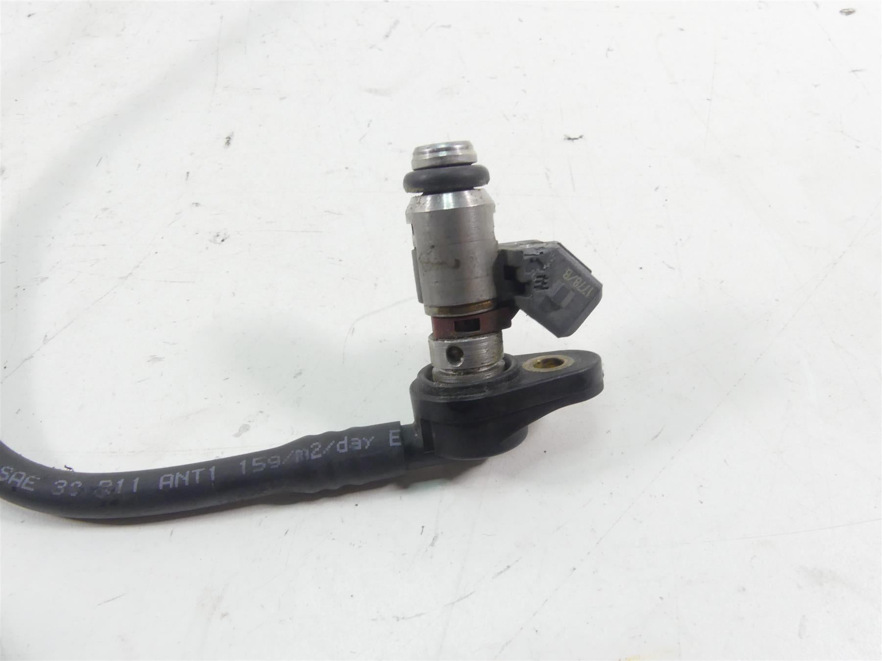 2018 Ducati Hypermotard 939 SP Fuel Gas Petrol Injector & Line Set 28040361A {{ shop.shopifyCountryName }} - Mototech271
