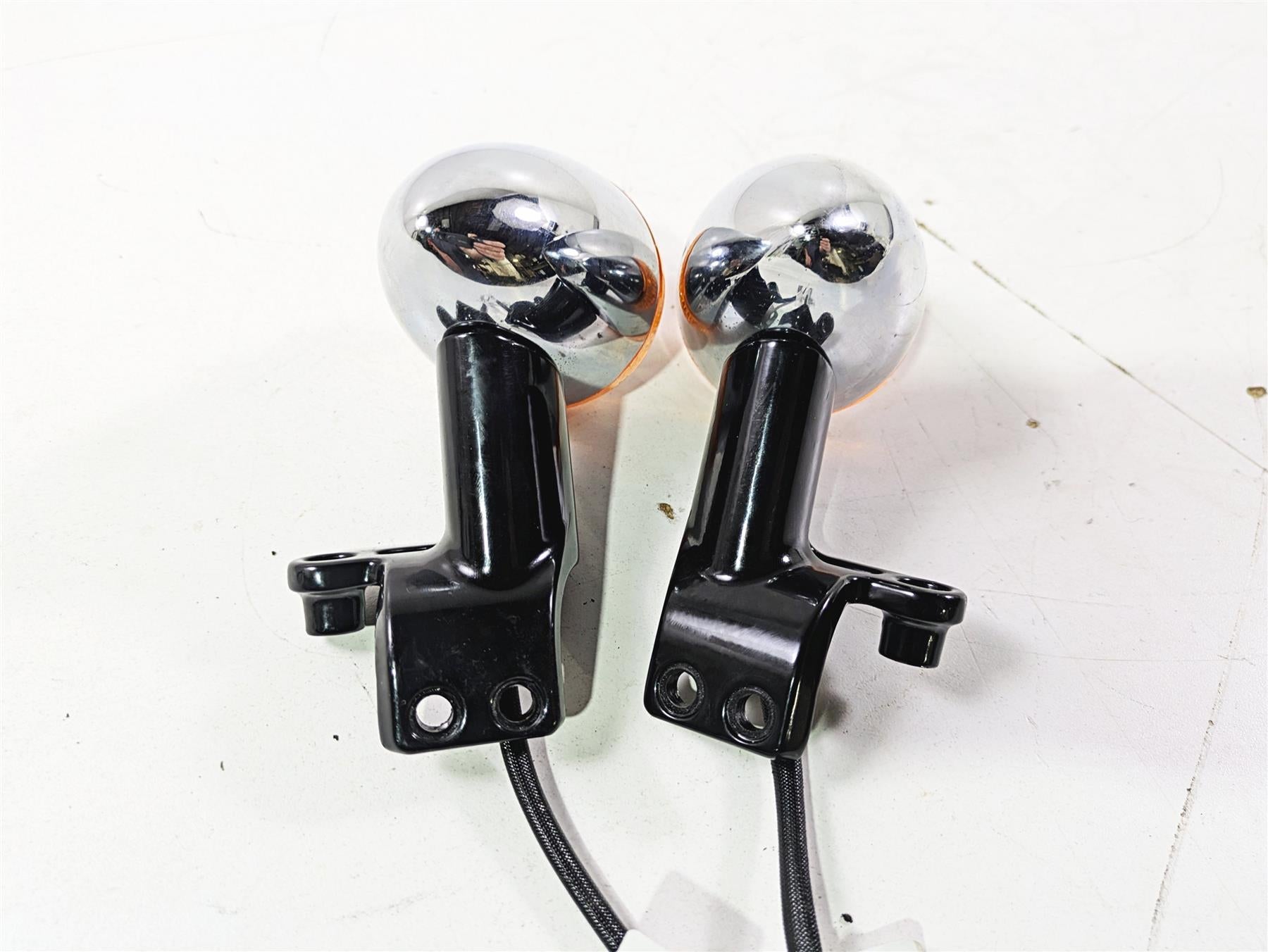 2019 Indian Chieftain Limited Front Blinker Turn Signal Set 2414421 {{ shop.shopifyCountryName }} - Mototech271