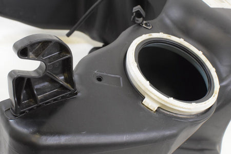 09 BMW R1200RT R1200 RT K26 Fuel Gas Petrol Tank Reservoir 16117699596 {{ shop.shopifyCountryName }} - Mototech271