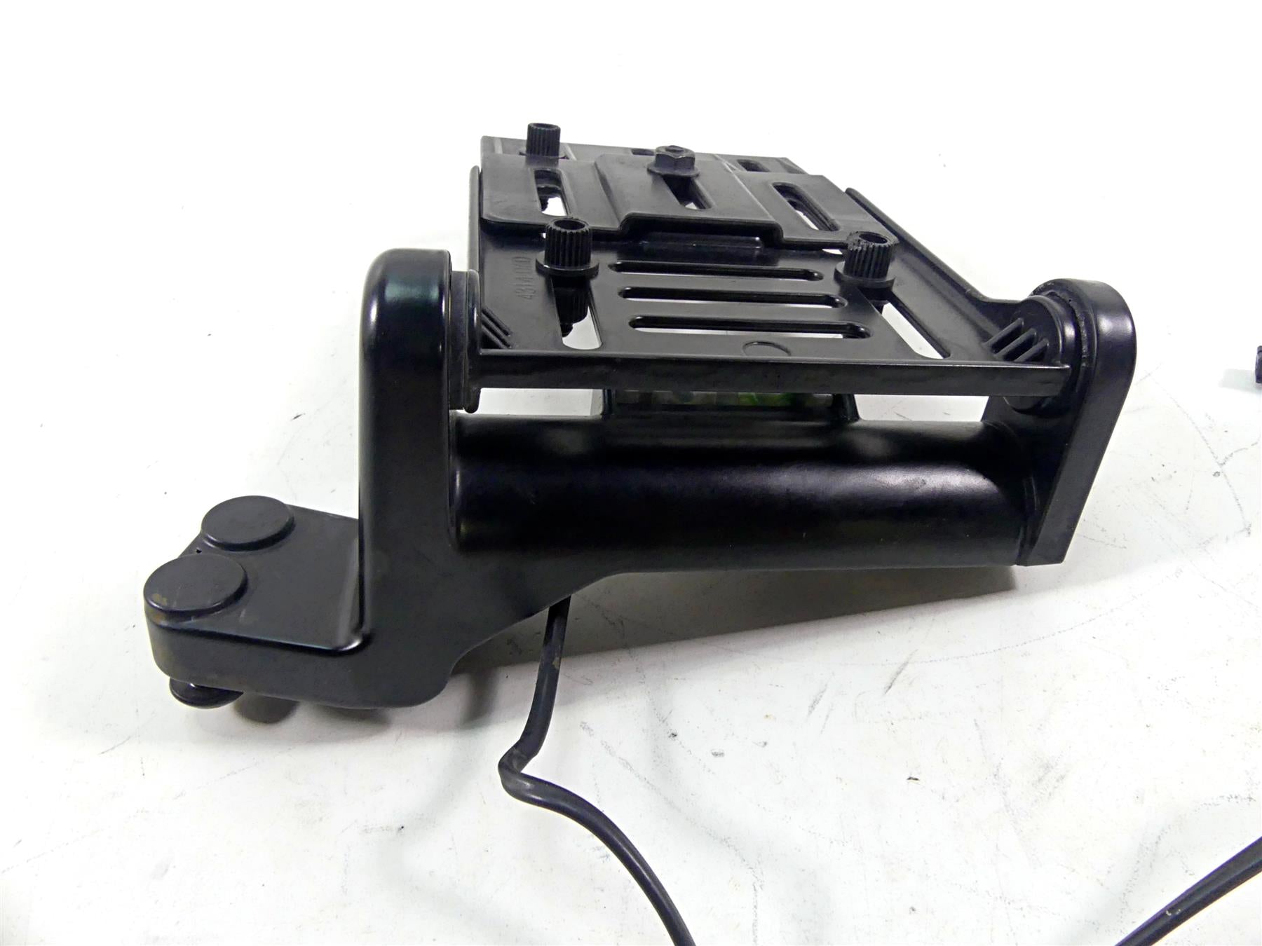 2015 Harley VRSCF Muscle V-Rod Side License Plate Holder 69390-09 {{ shop.shopifyCountryName }} - Mototech271