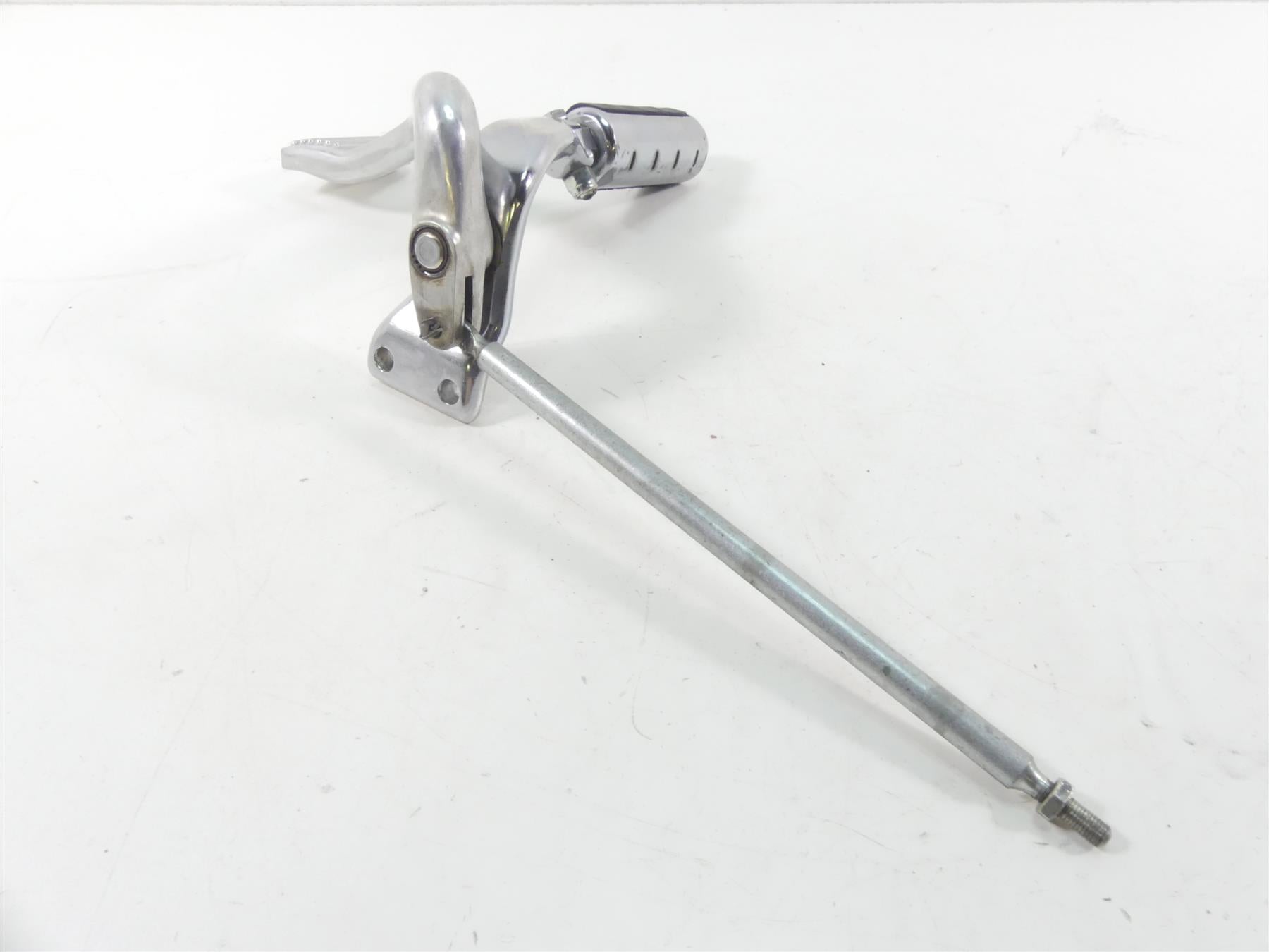 1993 Harley Dyna FXDL Low Rider Right Front Mid Footpeg & Brake Ped 50649-90 {{ shop.shopifyCountryName }} - Mototech271