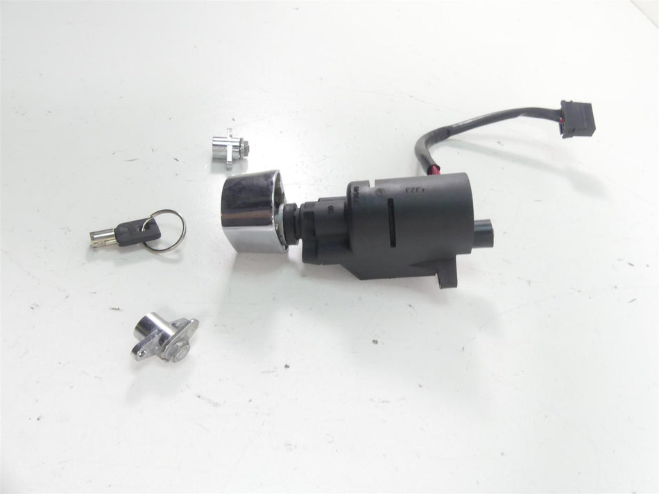 2005 Harley Touring CVO FLHTC SE Electra Glide Ignition Switch Key Set 71640-99 {{ shop.shopifyCountryName }} - Mototech271