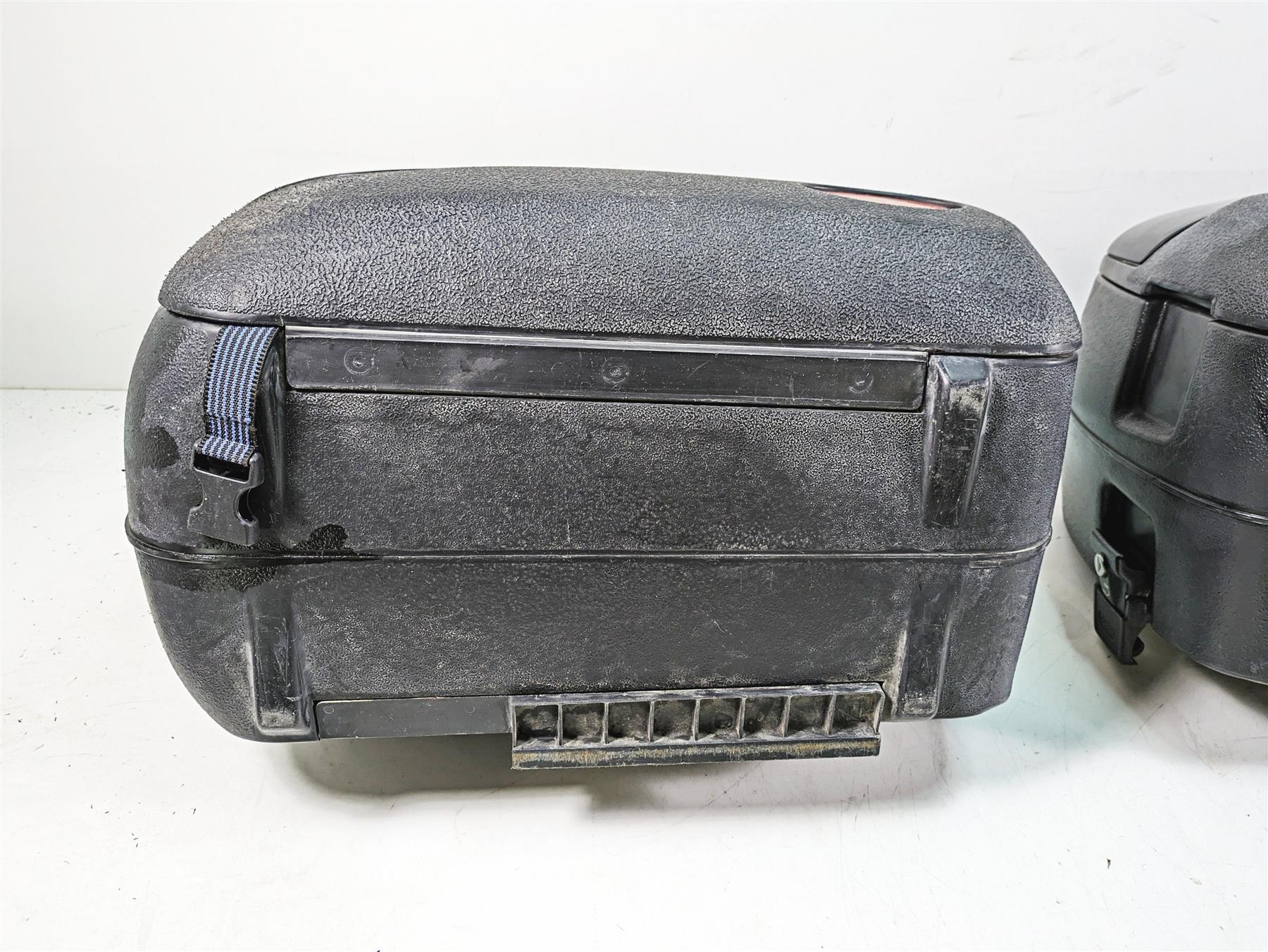 2013 Moto Guzzi V7 750 Stone Saddlebag Hard Bag & Luggage Rack Pannier Set {{ shop.shopifyCountryName }} - Mototech271