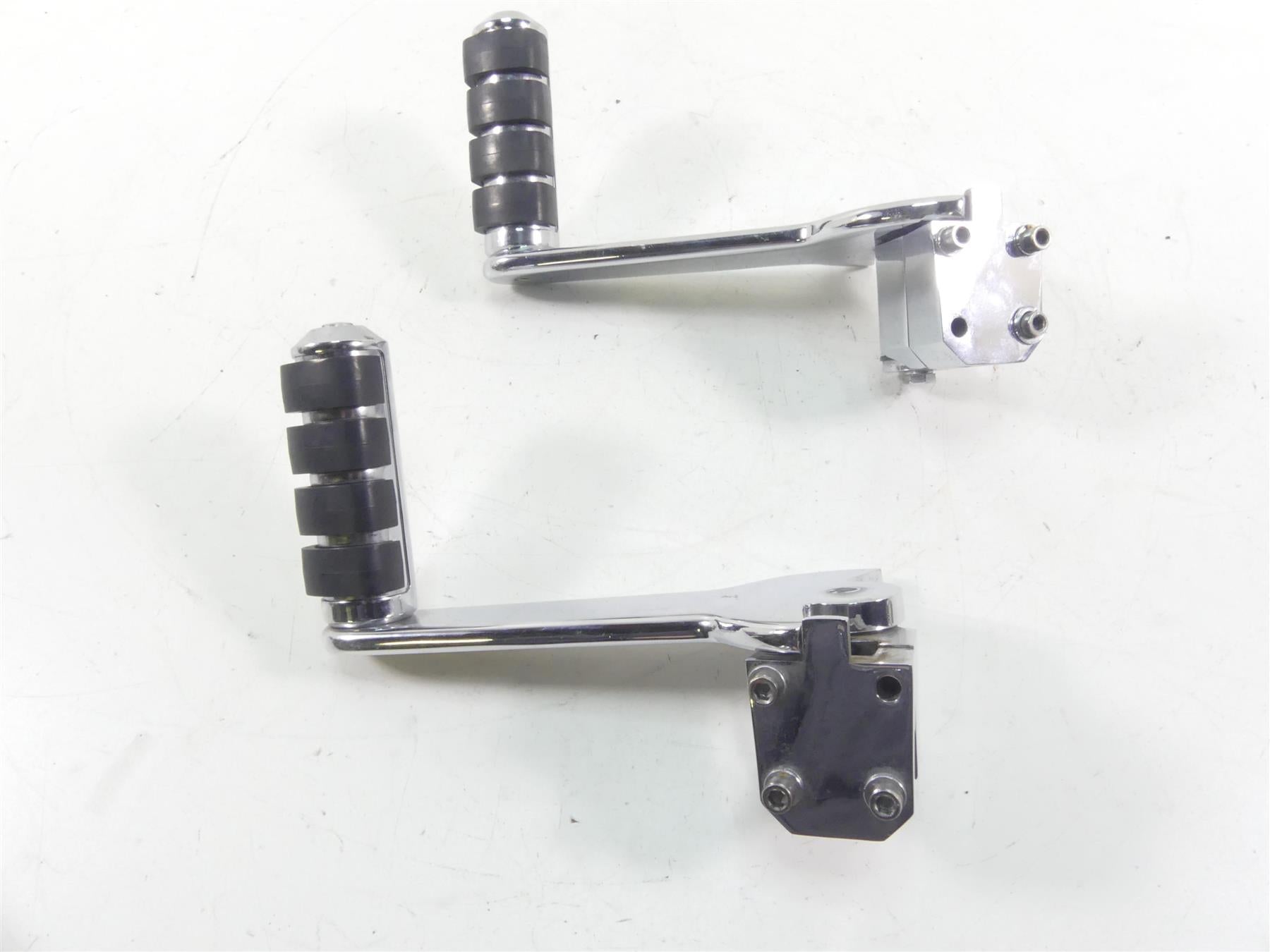1999 Harley Touring FLHTCUI Electra Glide Kuryakyn Rear Adjustable Pegs Set 7926 {{ shop.shopifyCountryName }} - Mototech271