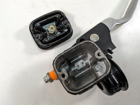 2006 Harley Touring FLHTCUI Electra Glide Front Brake Master Cylinder 41700738 {{ shop.shopifyCountryName }} - Mototech271