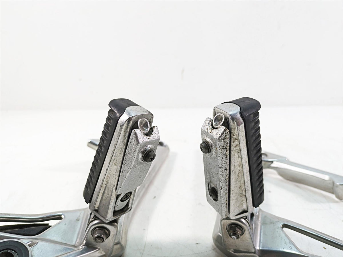 2002 Yamaha FZ1 FZS1000 Fazer Rear Passenger Footpeg Set 5LV-27430-01-00 {{ shop.shopifyCountryName }} - Mototech271