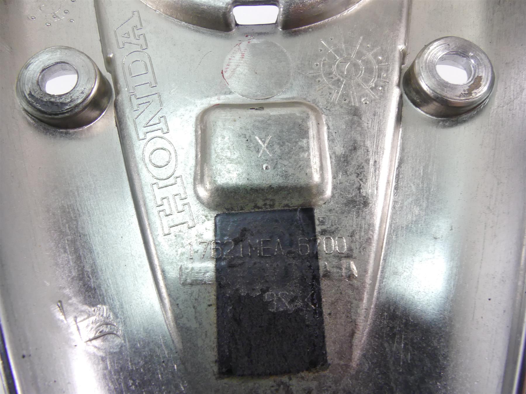 2009 Honda VTX1300 Touring Upper Tank Dash Speedo Cover 17620-MEA-6700 {{ shop.shopifyCountryName }} - Mototech271