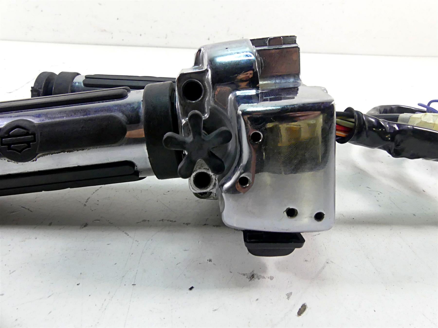2002 Harley Touring FLHTC Electra Glide Chrome Hand Control Switch Set 71685-06A {{ shop.shopifyCountryName }} - Mototech271