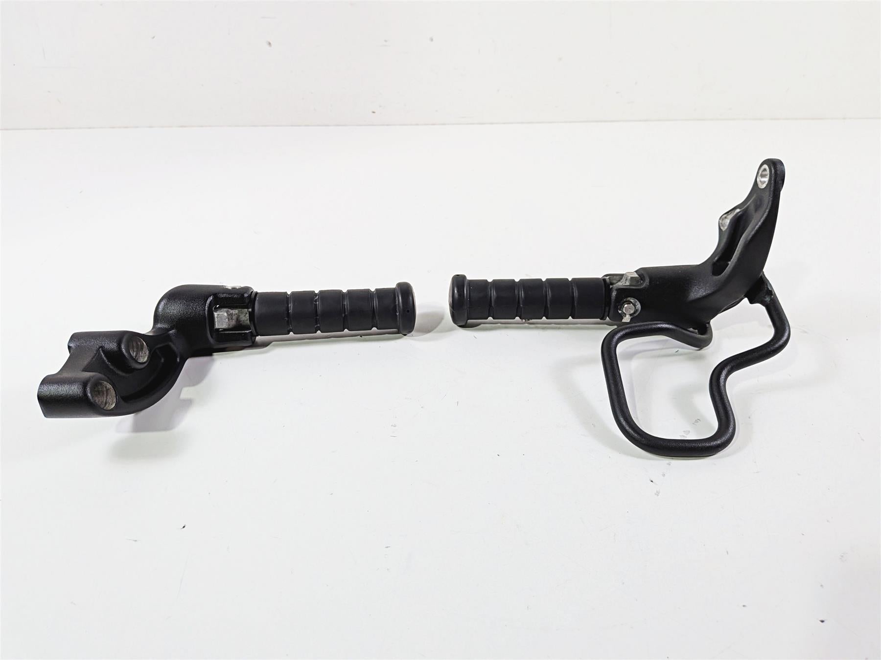 2021 Indian Scout 1200 Rear Passenger Footpeg Set & Mounts 5140827 5139801 {{ shop.shopifyCountryName }} - Mototech271