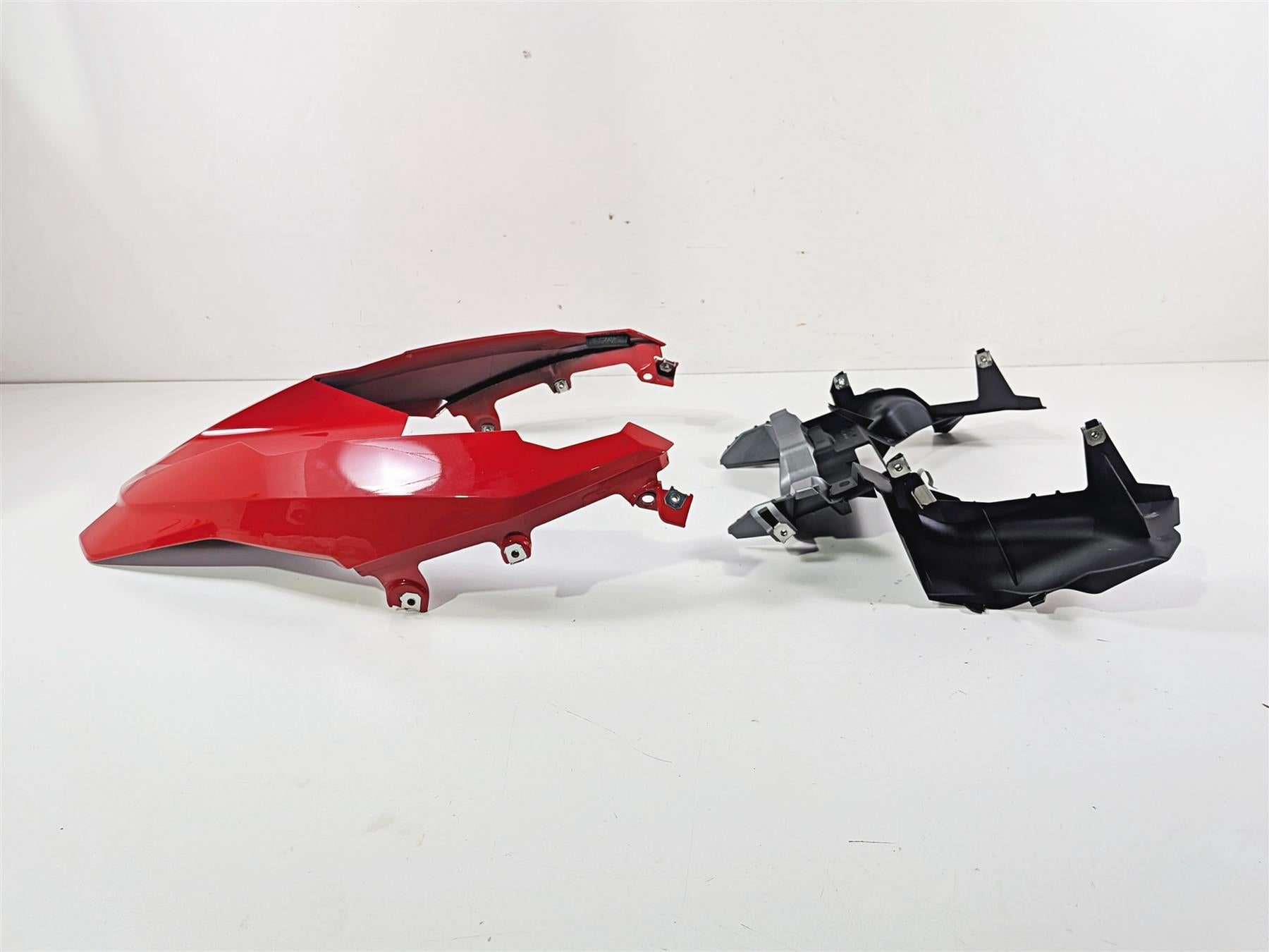 2016 BMW R1200 GS K50 Front Upper Fender Racing red 46618560646 {{ shop.shopifyCountryName }} - Mototech271