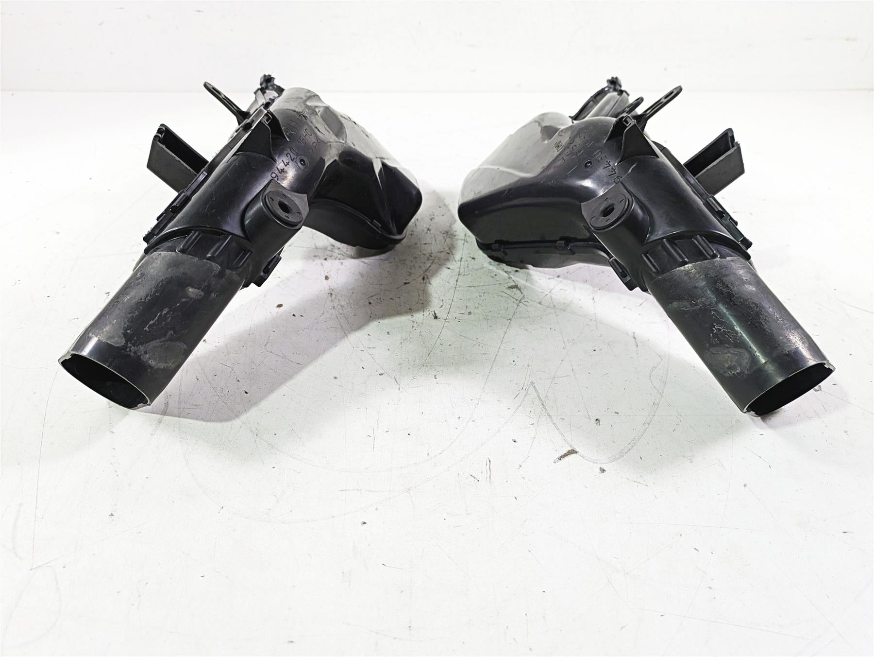 2018 Suzuki GSX1300 R Hayabusa Air Intake Duct Set 94420-15H01 94430-15H01 {{ shop.shopifyCountryName }} - Mototech271