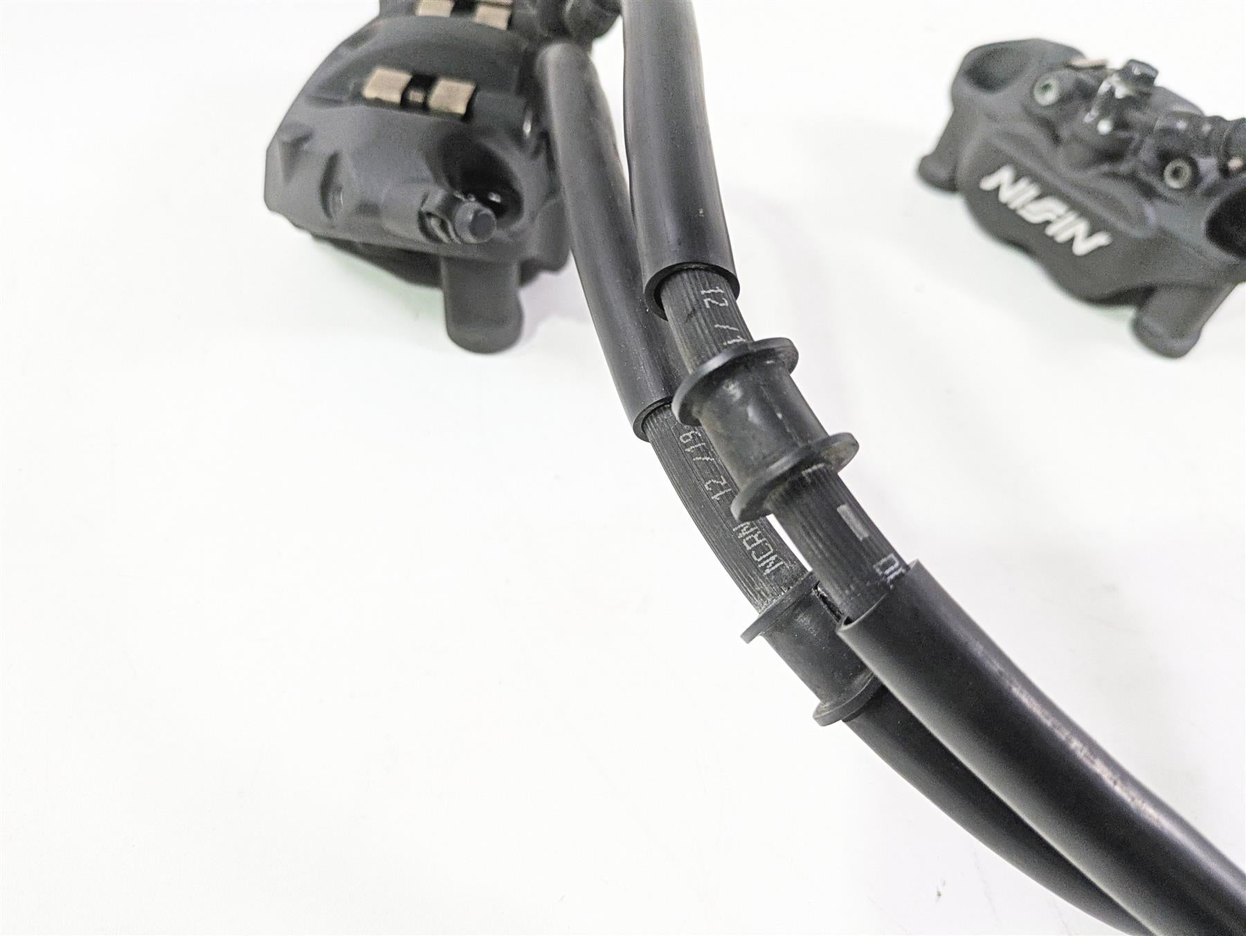 2020 Kawasaki ZX6R ZX636 Ninja Front Brake Caliper Set 108mm 43080-0111-DJ {{ shop.shopifyCountryName }} - Mototech271