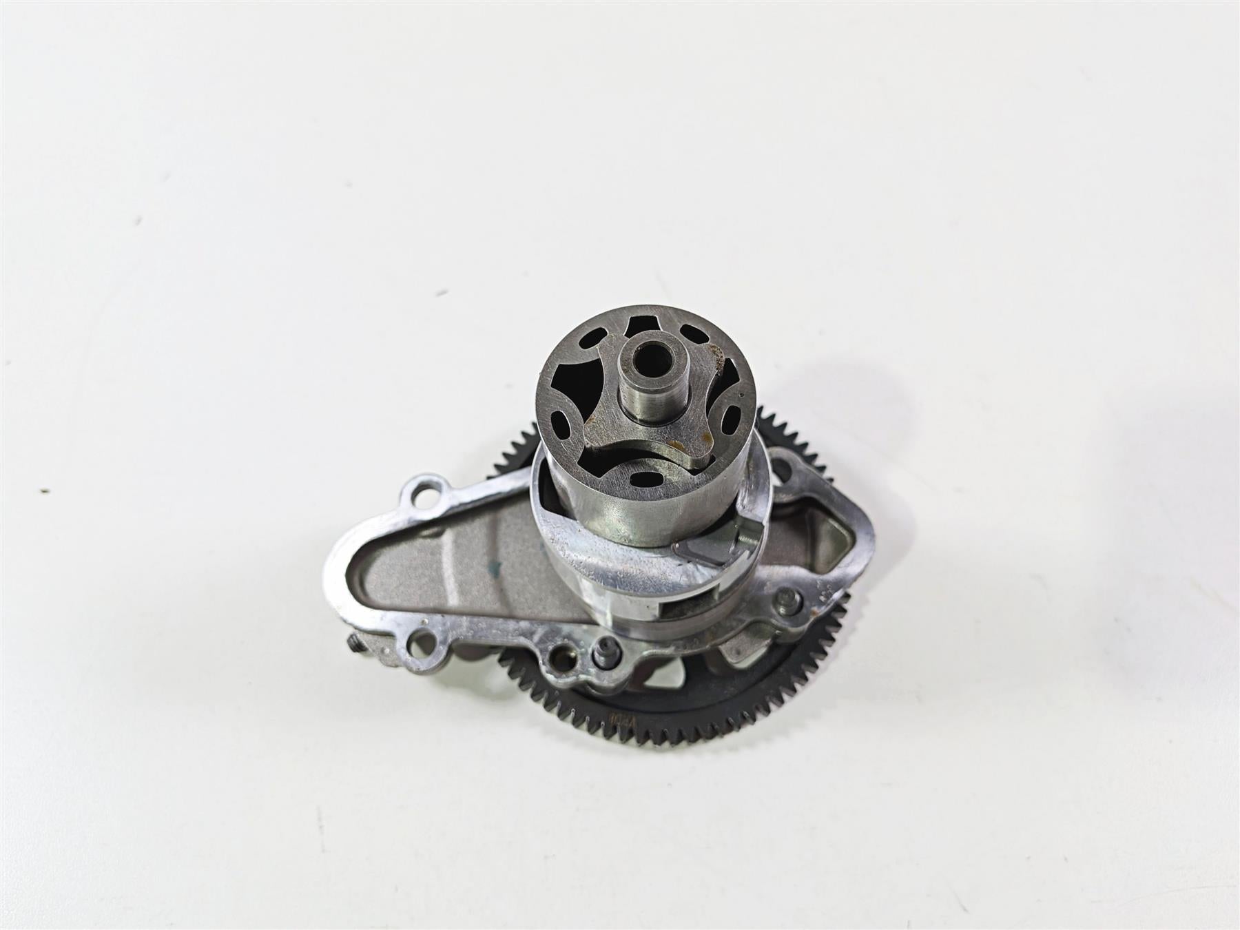 2019 BMW R1250GS K50 Oil Pump From Engine With 7K only 11418394434 {{ shop.shopifyCountryName }} - Mototech271