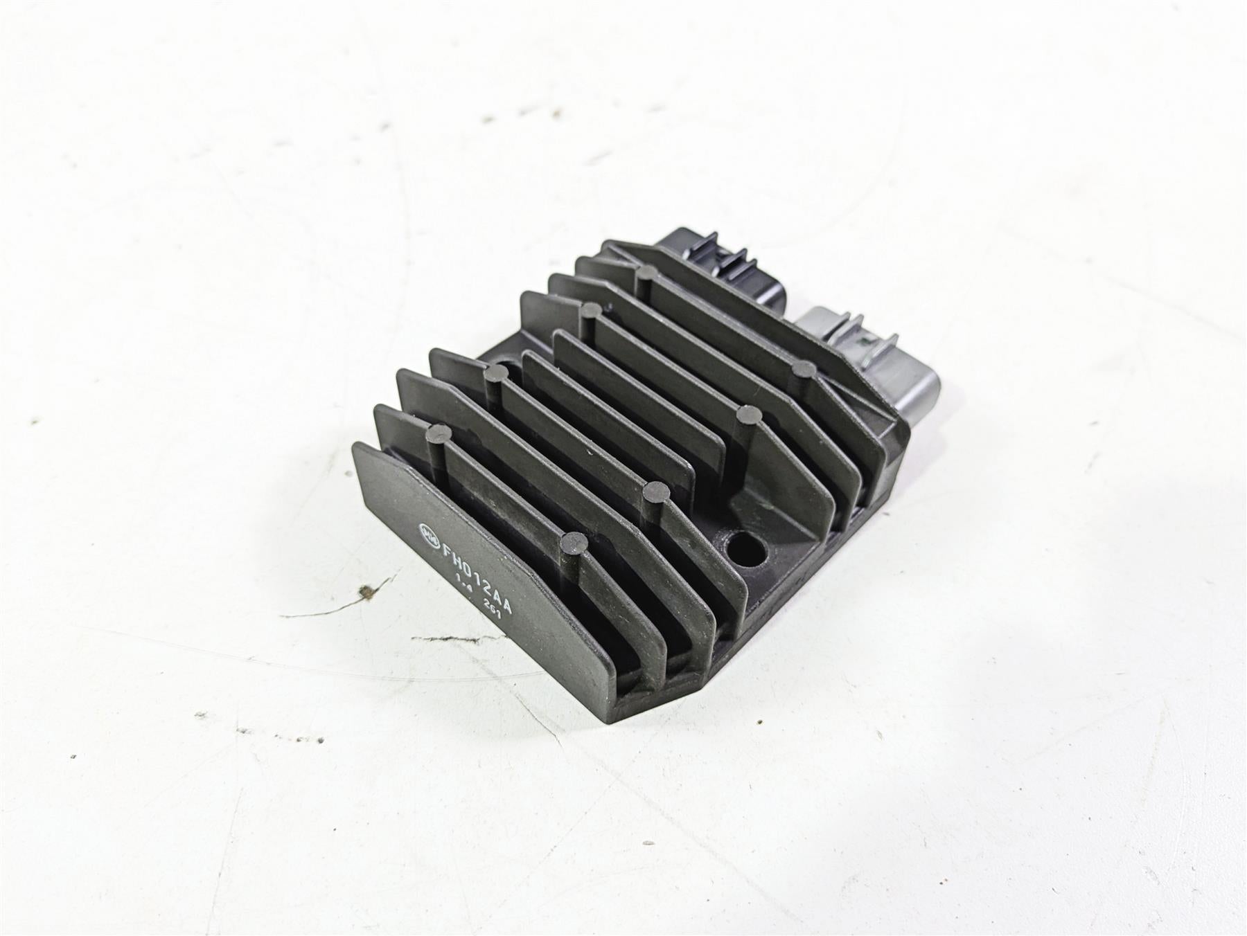 2012 Yamaha XT1200 Super Tenere Rectifier Voltage Regulator 1D7-81960-00 FH012AA {{ shop.shopifyCountryName }} - Mototech271