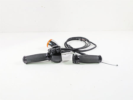 2014 Harley FXDF Dyna Fat Bob Right Hand Control Switch & Blinker 72944-12 {{ shop.shopifyCountryName }} - Mototech271