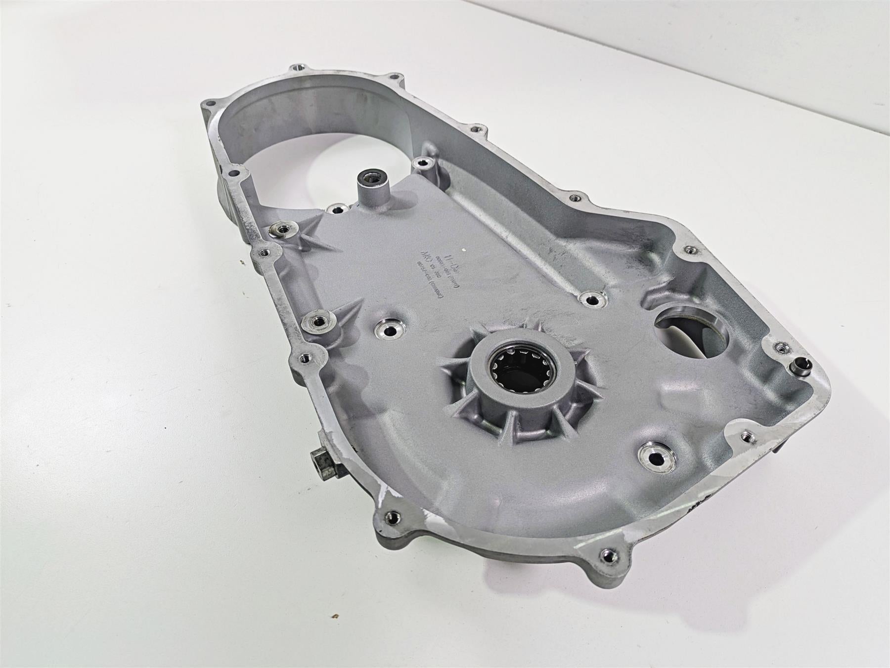 2009 Harley FXDC Dyna Super Glide Inner Primary Drive Clutch Cover Mid 60681-06B {{ shop.shopifyCountryName }} - Mototech271