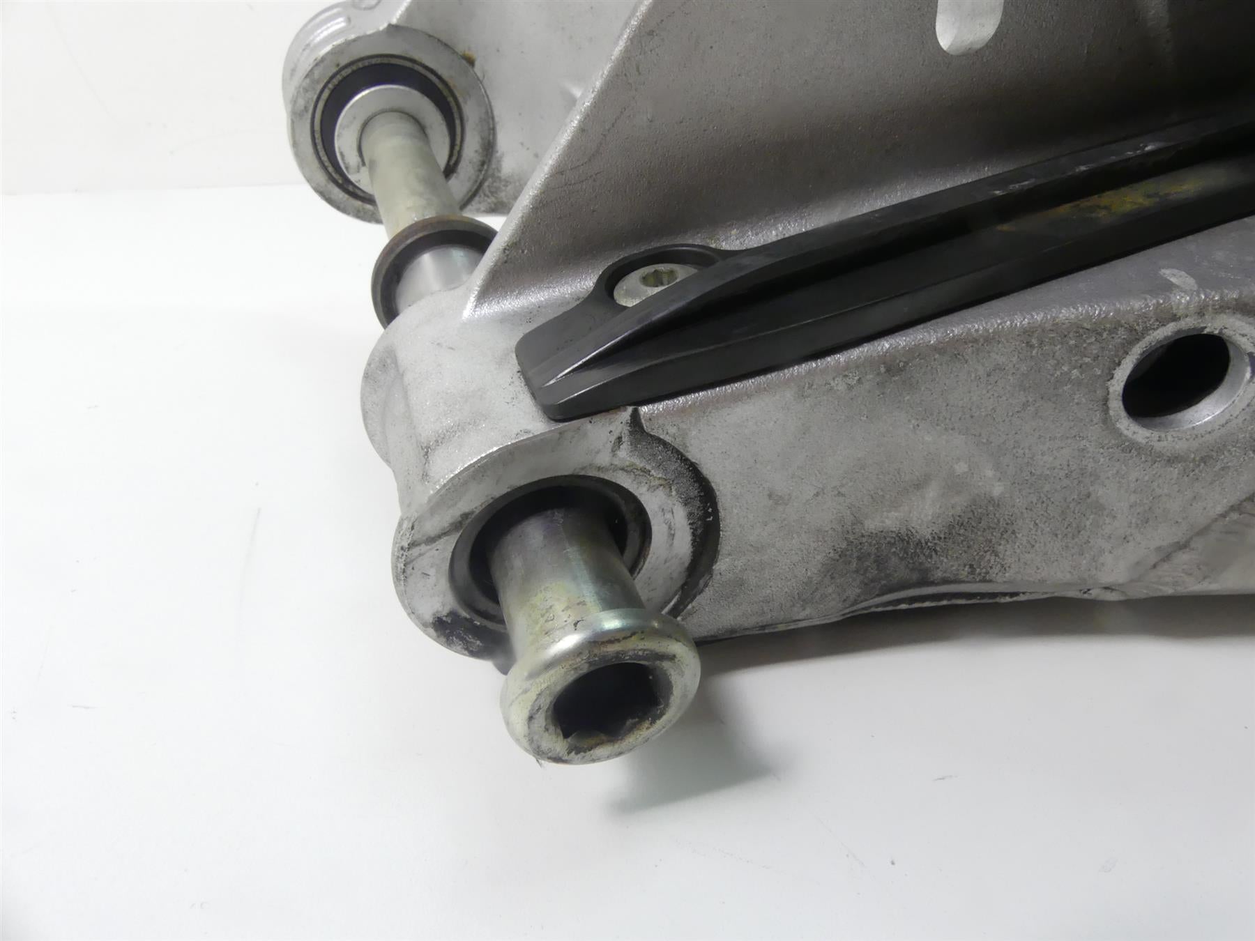 2008 Ducati 1098 S Rear Swing Arm Swingarm & Axle Hub 81920632A 37020762C {{ shop.shopifyCountryName }} - Mototech271