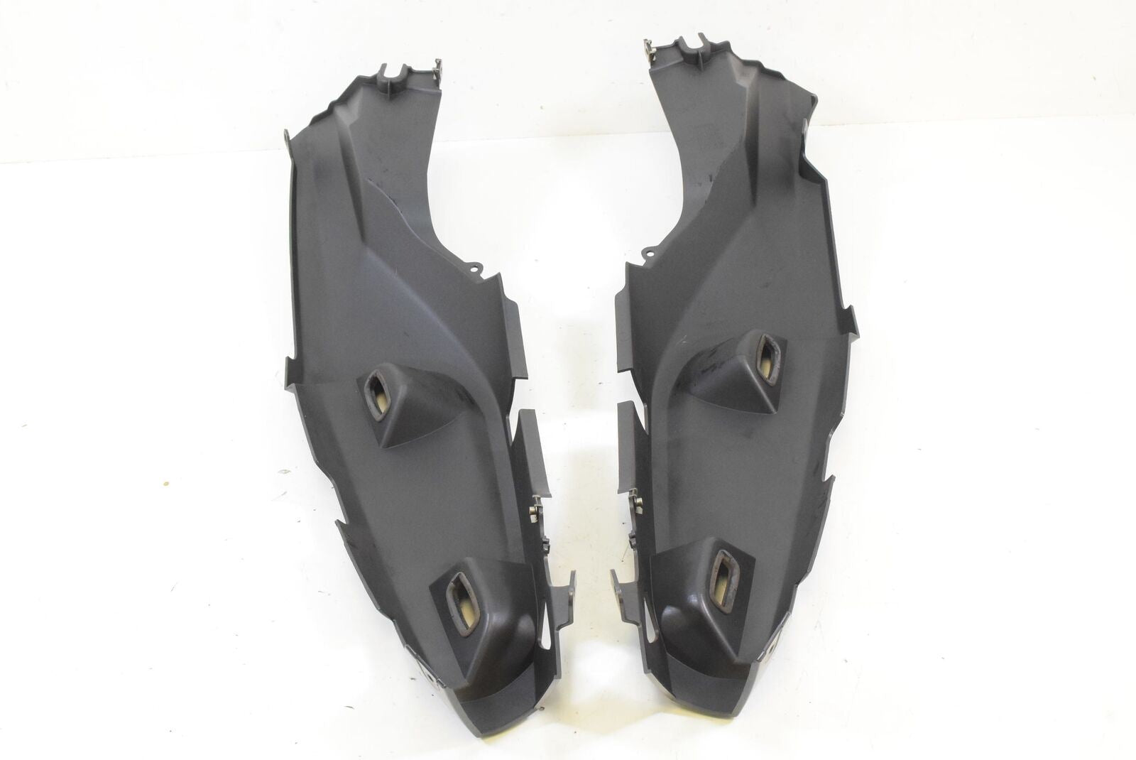 2007 BMW K1200 GT K44 Tail Side Fairing Fairing Set 46637711592 46637711591 {{ shop.shopifyCountryName }} - Mototech271