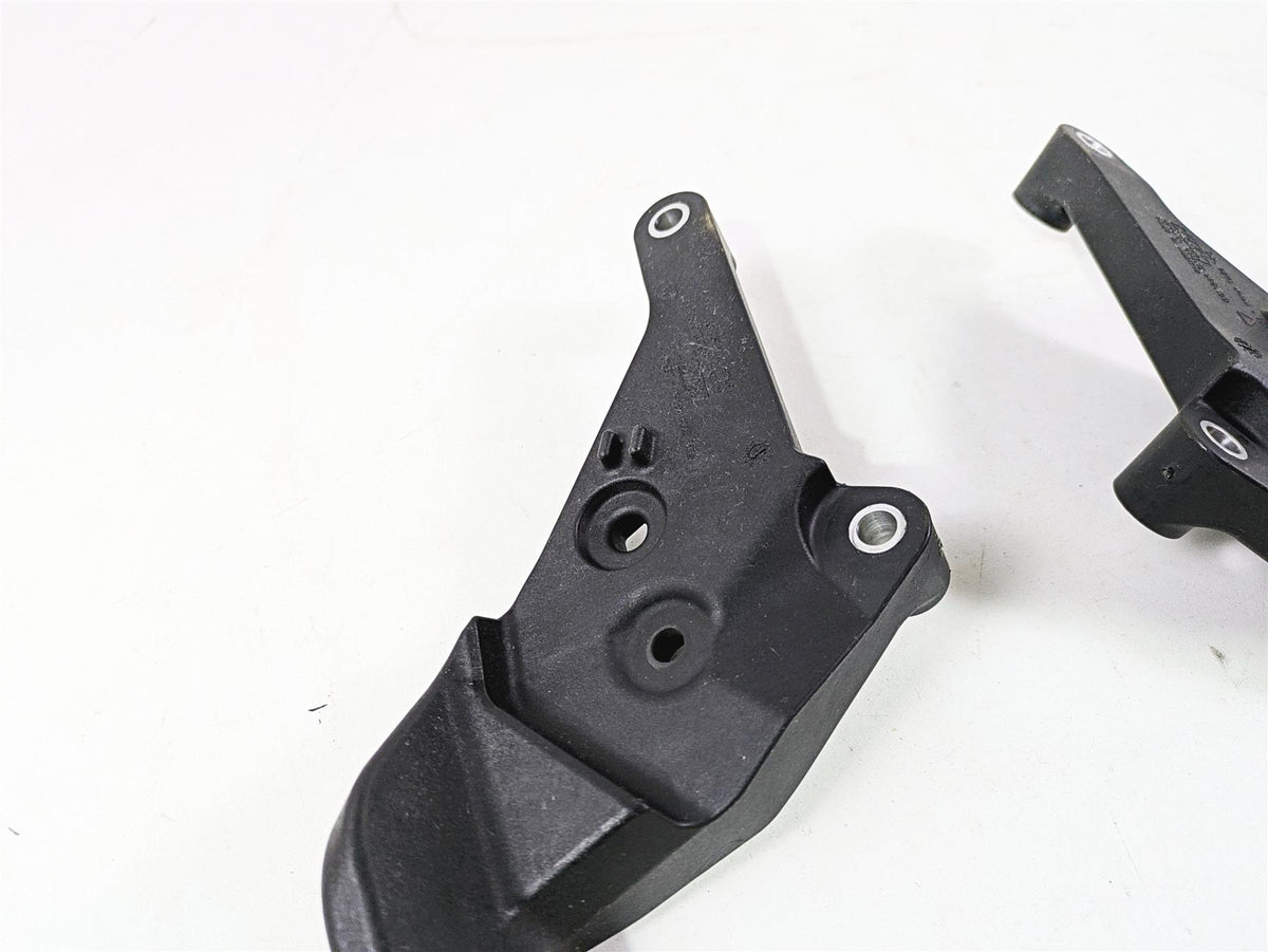 2020 KTM 1290 Super Adventure R Passenger Grab Handle Set 6031200920030 {{ shop.shopifyCountryName }} - Mototech271
