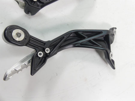 2022 Indian FTR1200 S Rear Passenger Footpeg Foot Peg Bracket Set 1024090 {{ shop.shopifyCountryName }} - Mototech271