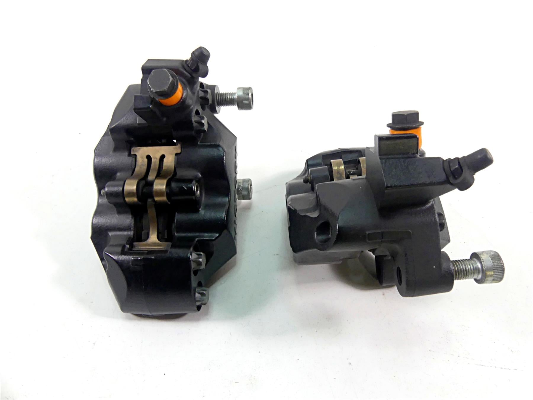 2011 Victory Cross Country Front Brake Caliper Set 1911513 1911512 {{ shop.shopifyCountryName }} - Mototech271