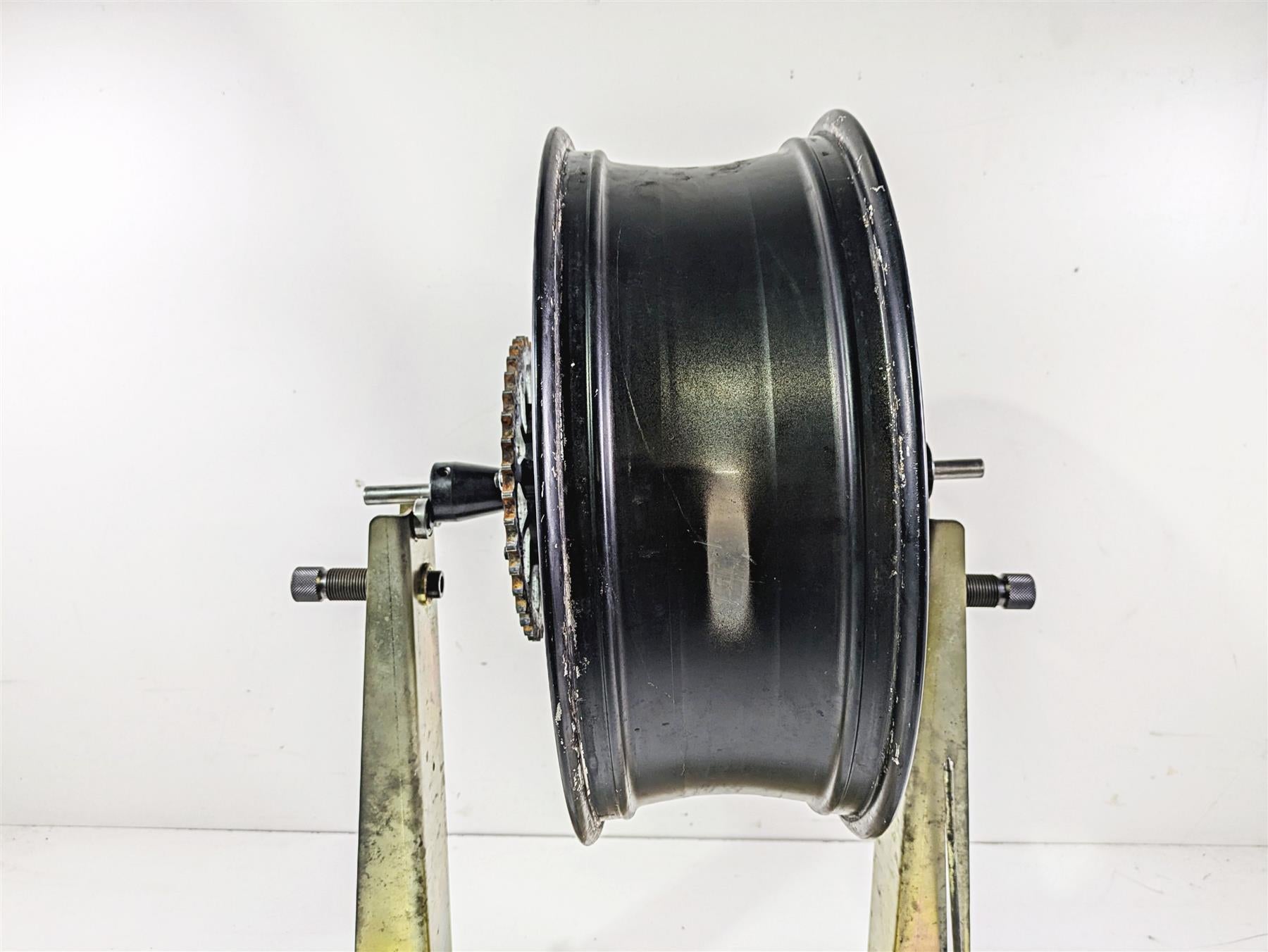2005 Kawasaki ZX1000 ZX10R Ninja 17x6 Rear Wheel Rim - Read 41073-0013-R2 {{ shop.shopifyCountryName }} - Mototech271