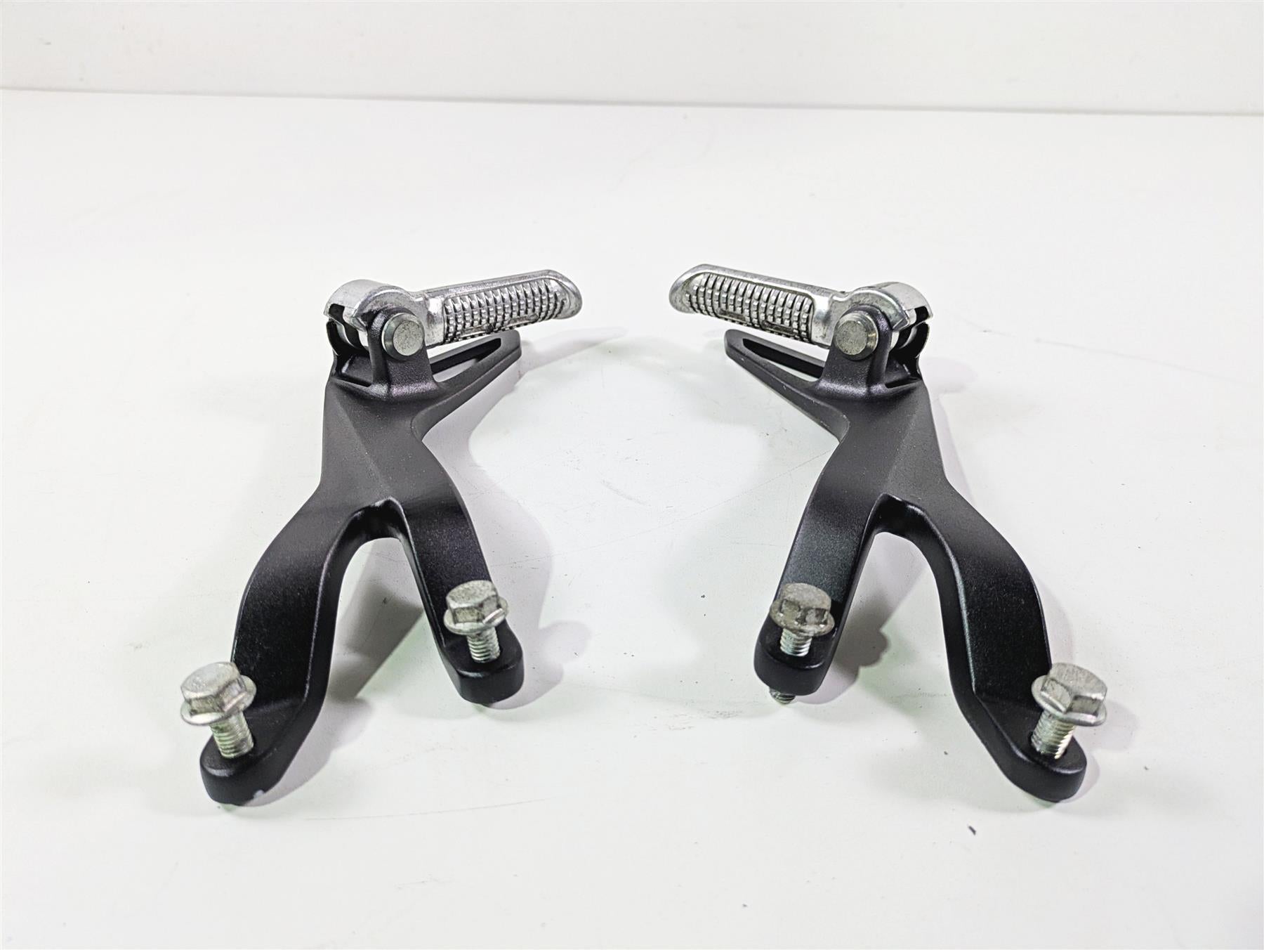 2016 Zero Motorcycles S 9.8 Rear Passenger Footpeg Set L 20-04285 R 20-07604 {{ shop.shopifyCountryName }} - Mototech271