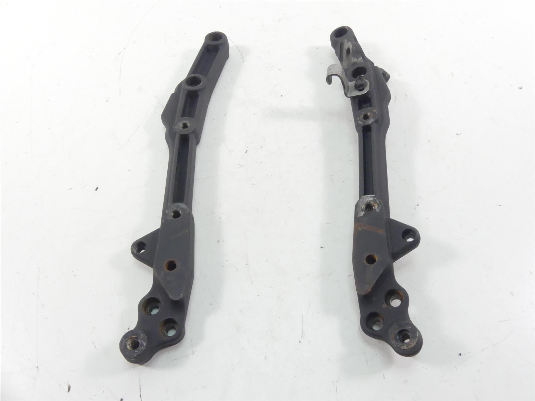 2013 Victory Cross Country Lower Engine Cradle Mounts Holder L 5137537 R 5136540 {{ shop.shopifyCountryName }} - Mototech271