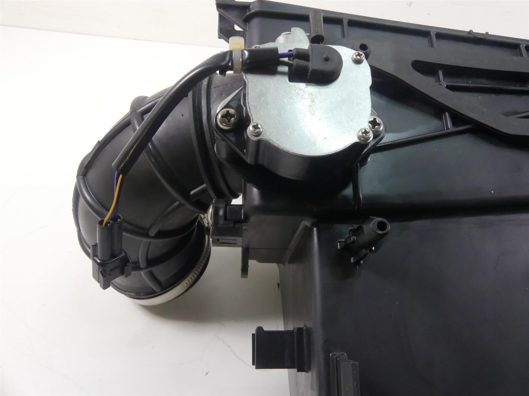 2018 Yamaha Waverunner VX1050 BT Deluxe Air Filter Box Breather 6EY-14410-00-00 {{ shop.shopifyCountryName }} - Mototech271