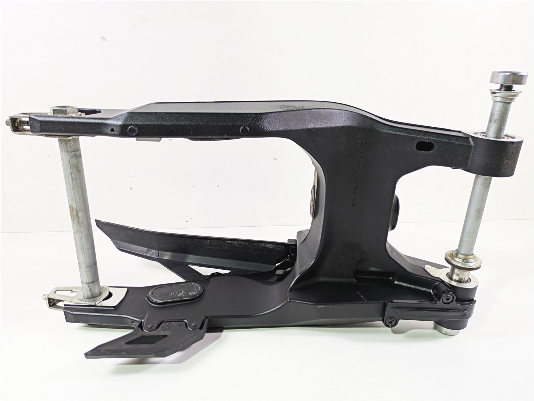 2018 Ducati Scrambler Desert Sled 800 Rear Swingarm & Axle Set 37021772AB {{ shop.shopifyCountryName }} - Mototech271