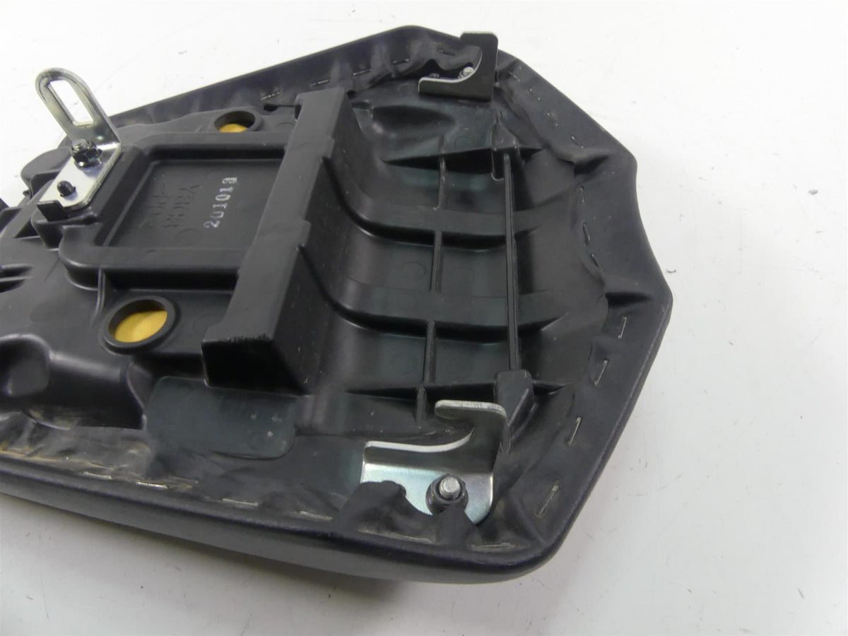 2008 Yamaha FZ1 Fazer Rear Passenger Saddle Seat 3C3-24750-00-00 3C3-24750-03-00 {{ shop.shopifyCountryName }} - Mototech271