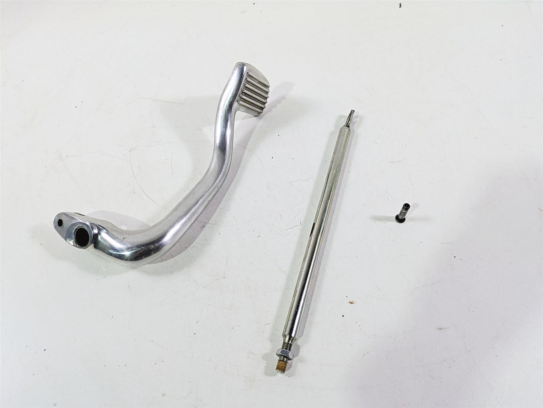 2017 Harley Dyna FXDB Street Bob Rear Brake Lever Pedal 42502-90B {{ shop.shopifyCountryName }} - Mototech271
